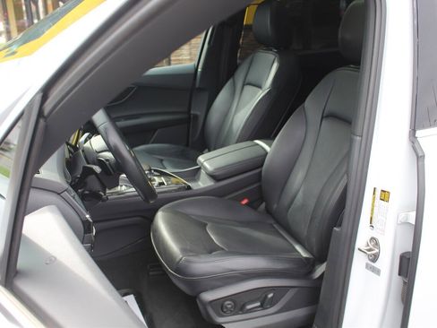 Used 2019 Audi Q7 3.0T Prestige w/ Prestige Package image 16