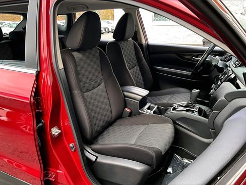 Certified 2022 Nissan Rogue Sport SV image 6