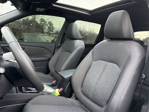 Used 2025 Subaru Forester Premium image 12