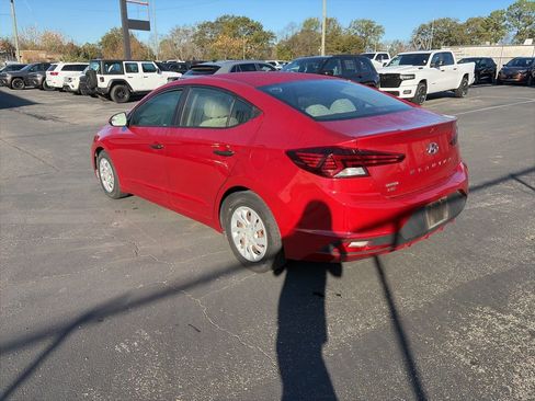 Used 2019 Hyundai Elantra SE image 5