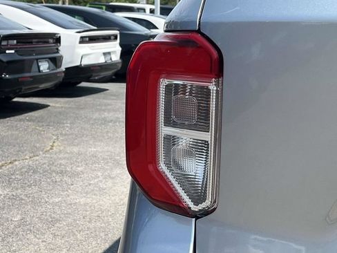 Used 2020 Ford Explorer XLT w/ Equipment Group 202A AWD/4WD image 10