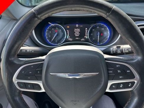 Used 2020 Chrysler Pacifica Touring-L Plus w/ Advanced Safetytec Group FWD image 13