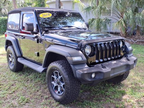 Used 2019 Jeep Wrangler Sport AWD/4WD image 7