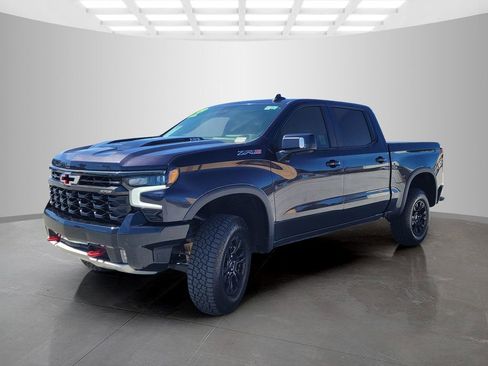 Used 2022 Chevrolet Silverado 1500 ZR2 w/ Technology Package image 8
