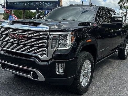 Used 2023 GMC Sierra 2500 Denali w/ Denali Ultimate Package AWD/4WD image 3