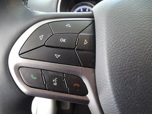 Used 2019 Jeep Cherokee Limited AWD/4WD image 7