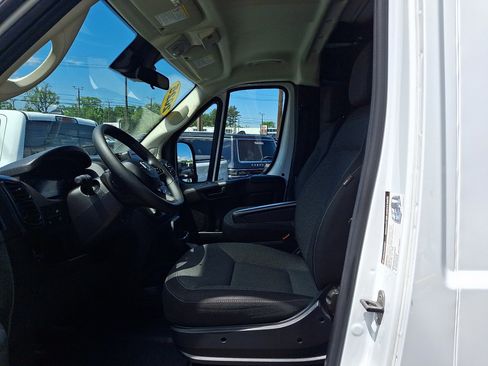 Used 2025 RAM ProMaster 2500 w/ U-Haul Equipment Group FWD image 22