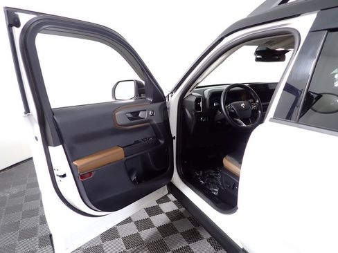 Used 2025 Ford Bronco Sport Outer Banks AWD/4WD image 19