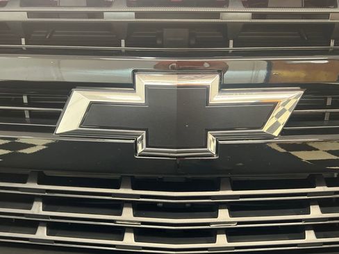 Used 2022 Chevrolet Silverado 1500 LT Trail Boss w/ Bed Protection Package AWD/4WD image 3