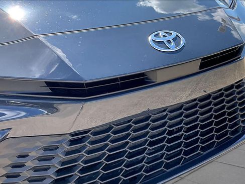 Used 2026 Toyota Camry SE FWD image 30
