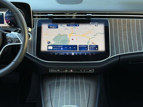 Used 2025 Mercedes-Benz E 350 Sedan image 5