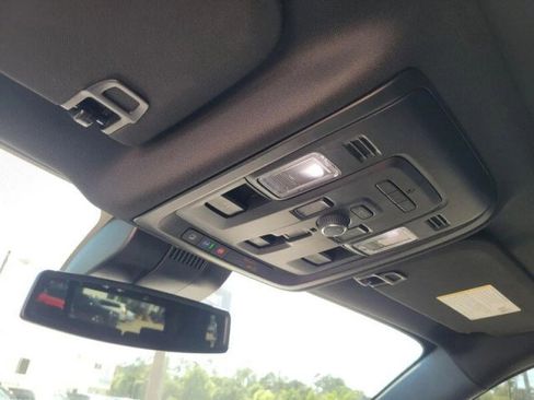 Used 2023 GMC Yukon Denali RWD image 23