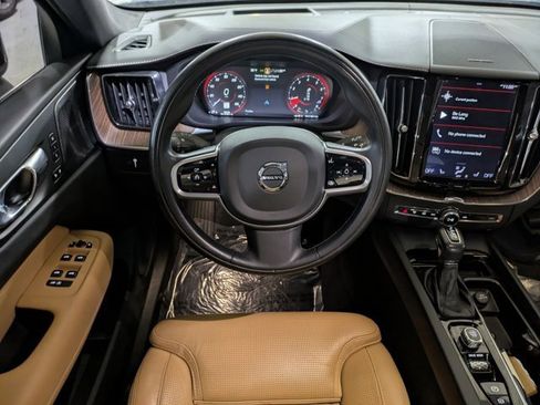 Used 2020 Volvo XC60 T5 Inscription image 13