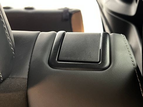 Used 2024 Mitsubishi Outlander SE FWD image 19