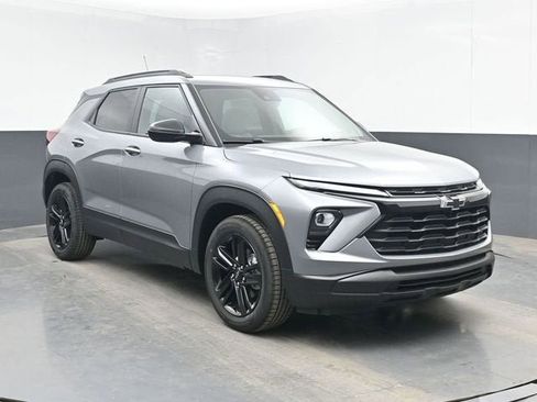 New 2026 Chevrolet TrailBlazer LT w/ Midnight Edition FWD image 2