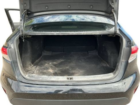 Used 2021 Toyota Corolla LE FWD image 22