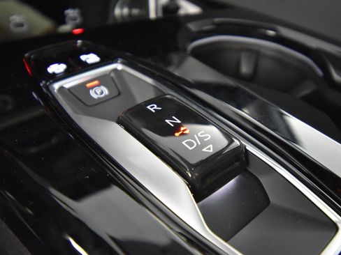 New 2025 Audi Q5 Premium Plus image 28