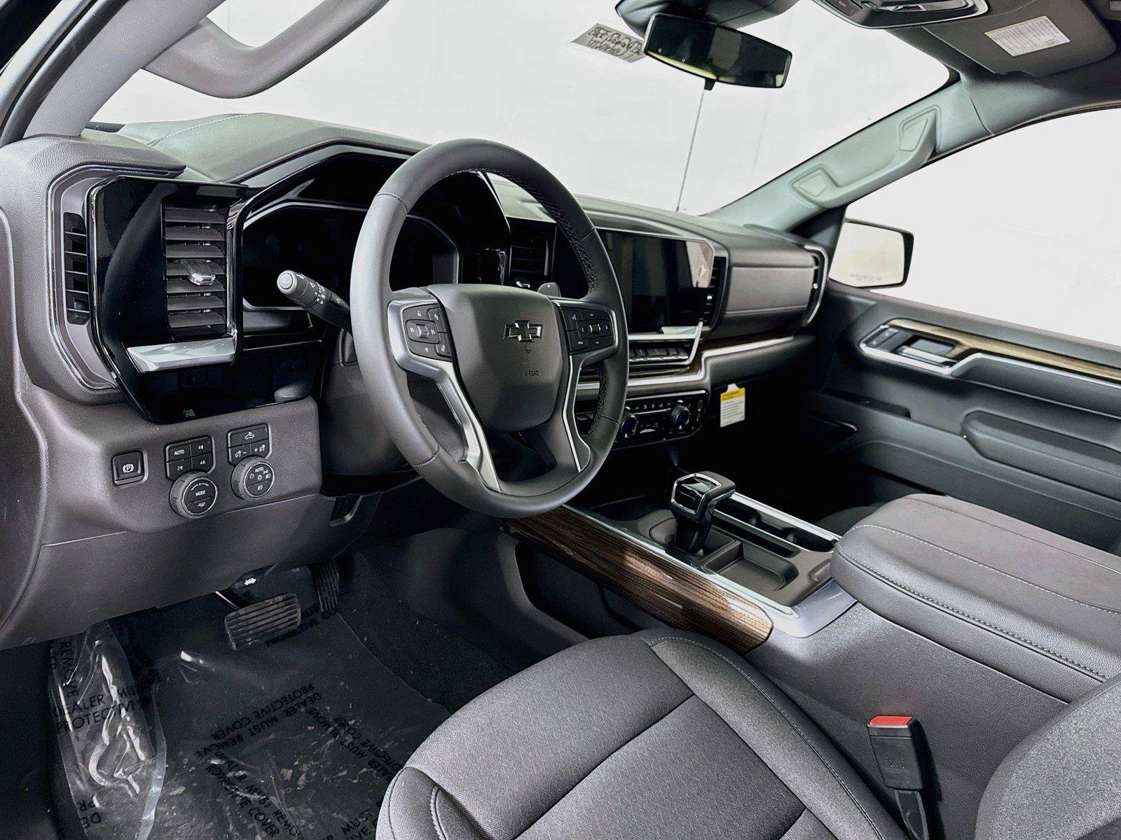 New 2026 Chevrolet Silverado 1500 RST w/ Z71 Off-Road Package AWD/4WD image 3