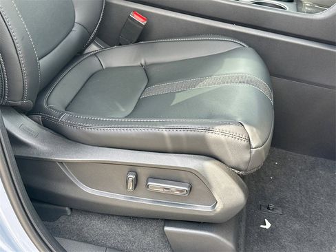 New 2025 Honda Pilot Touring image 10