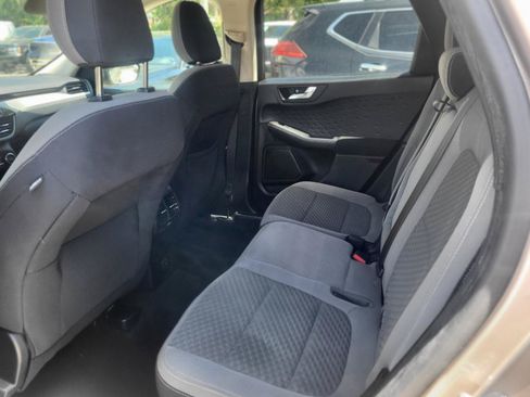 Used 2020 Ford Escape SE FWD image 36