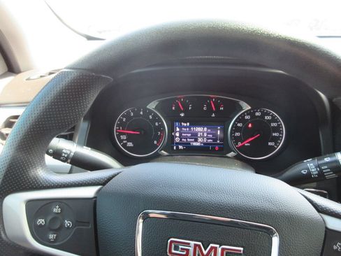 Used 2021 GMC Acadia SLE w/ Driver Convenience Package FWD image 27
