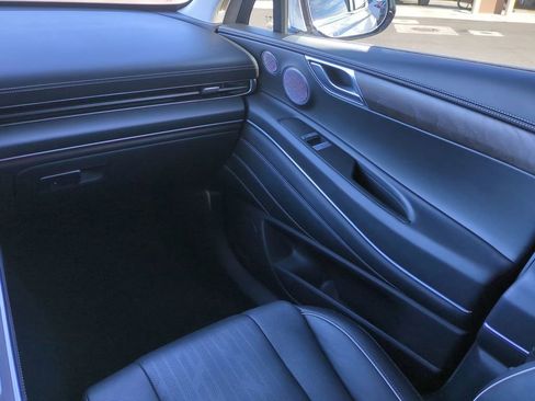 Used 2022 Genesis GV80 3.5T w/ Advanced Package 06 image 17