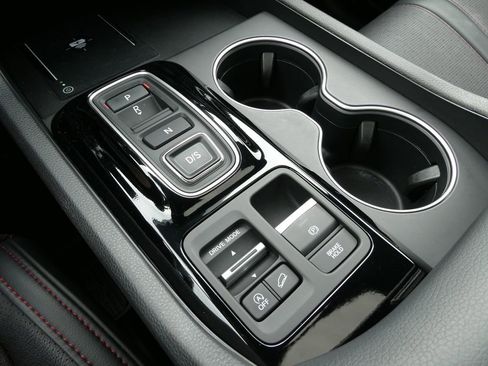 Used 2025 Honda Pilot Black Edition image 29