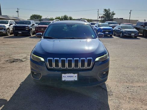 Used 2021 Jeep Cherokee Latitude Plus FWD image 3