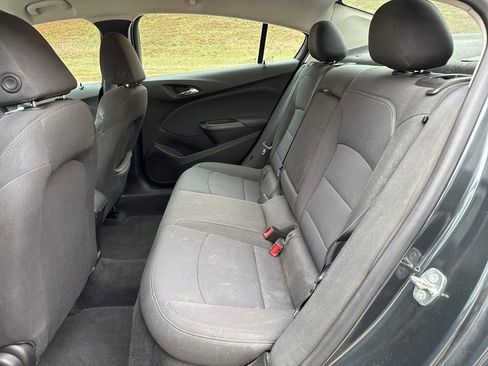 Used 2018 Chevrolet Cruze LT image 20