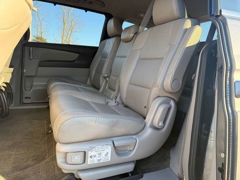 Used 2013 Honda Odyssey Touring Elite image 23