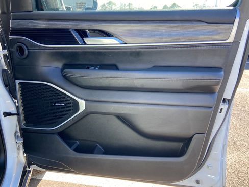 Used 2024 Jeep Wagoneer Series III image 27