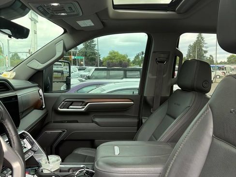 Used 2025 GMC Sierra 3500 Denali w/ Denali Reserve Package AWD/4WD image 14