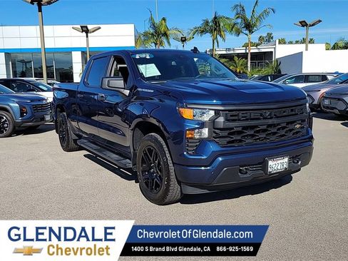 Used 2023 Chevrolet Silverado 1500 Custom image 2