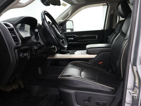 Used 2023 RAM 3500 Laramie AWD/4WD image 8