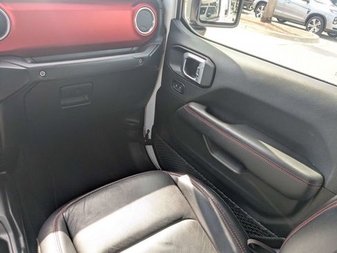 Used 2020 Jeep Gladiator Rubicon AWD/4WD image 17