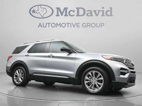 Used 2023 Ford Explorer Limited AWD/4WD image 25