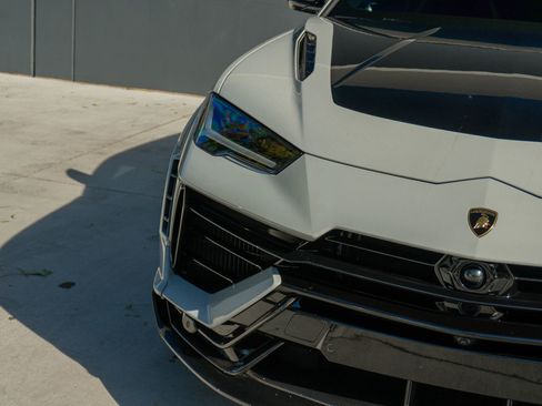 Used 2024 Lamborghini Urus Performante image 27