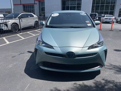 Used 2019 Toyota Prius XLE FWD image 3