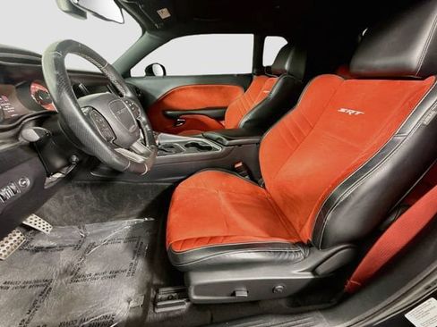 Used 2015 Dodge Challenger SRT Hellcat RWD image 21