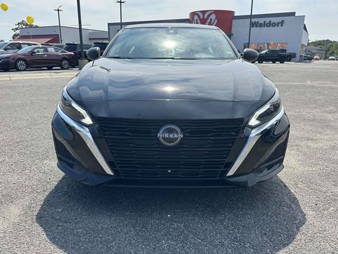 Used 2024 Nissan Altima 2.5 SV FWD image 2