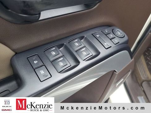 Used 2015 Chevrolet Silverado 1500 LTZ Z71 w/ LTZ Plus Package AWD/4WD image 9