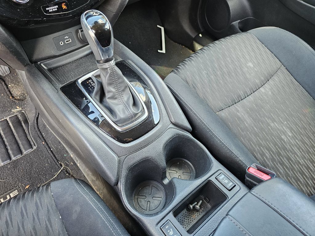 Used 2019 Nissan Rogue SV FWD image 21