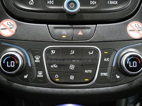 Used 2025 Chevrolet Malibu LT FWD image 19