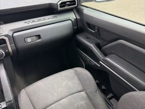 Used 2024 Toyota Tacoma SR image 12