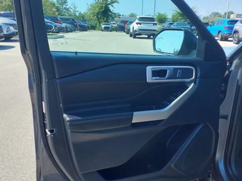 Used 2021 Ford Explorer XLT w/ Class III Trailer Tow Package AWD/4WD image 17