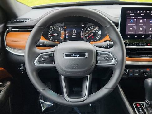 Used 2025 Jeep Compass Limited AWD/4WD image 34