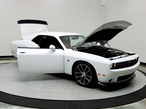 Used 2018 Dodge Challenger R/T Scat Pack RWD image 10