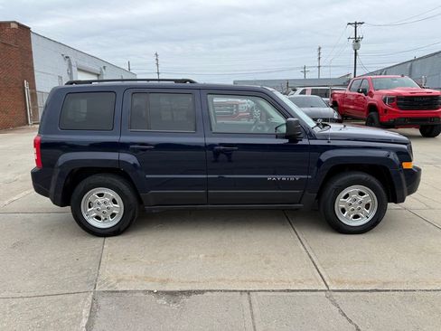 Used 2015 Jeep Patriot Sport w/ Power Value Group FWD image 5