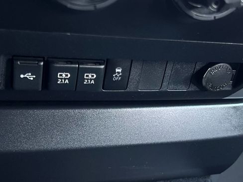 Used 2020 Toyota Tundra SR5 image 33