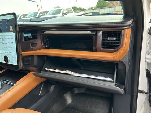 Used 2022 Ford Expedition Max Platinum AWD/4WD image 52